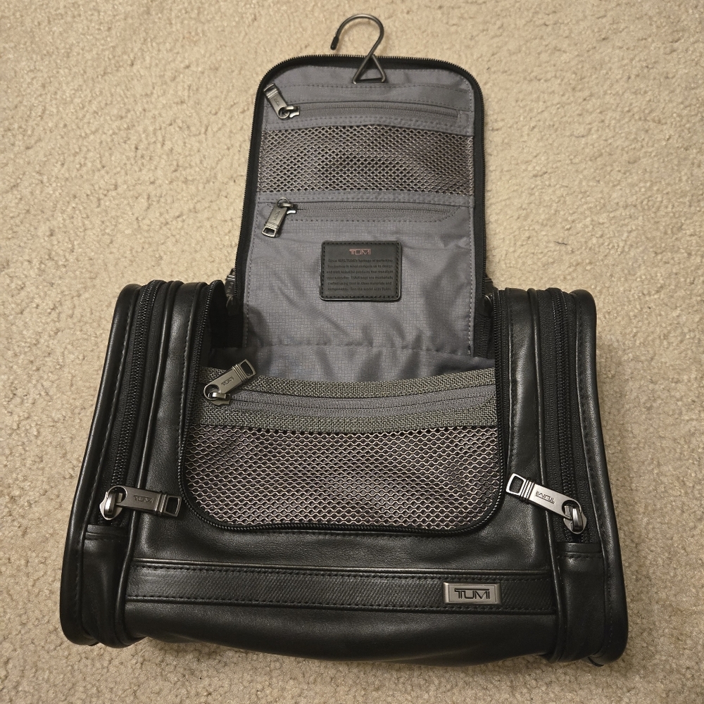 Tumi Leather Hanging Travel Kit - Picture 7 of 9